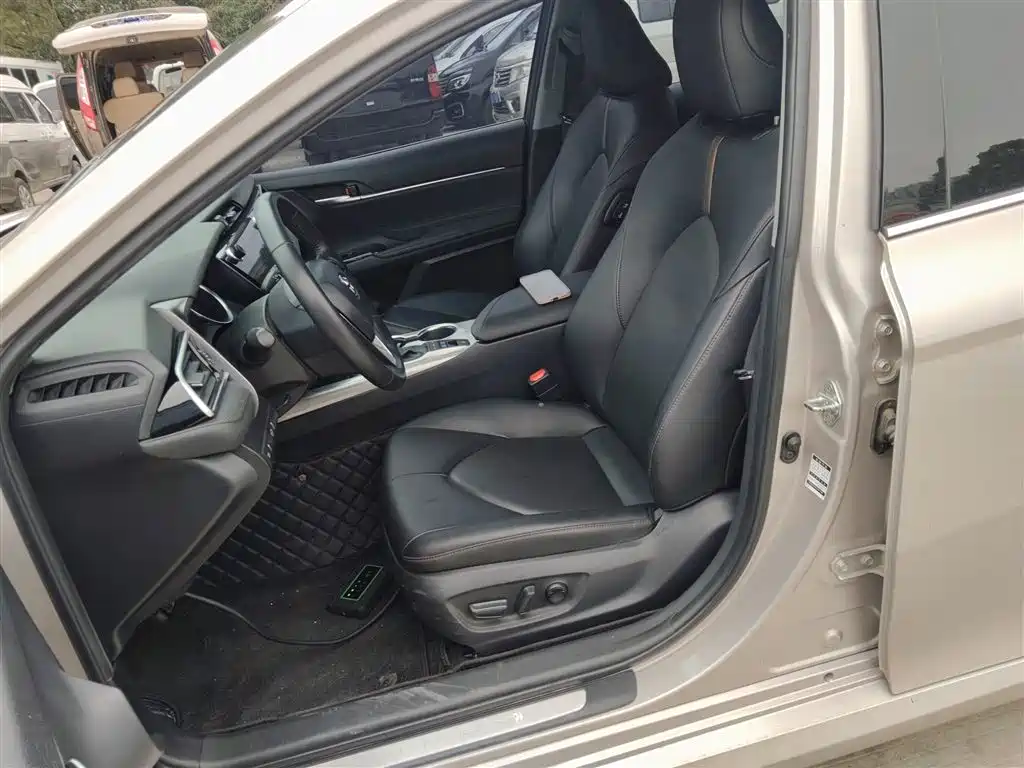Toyota Camry 2019 Facelift Hybrid 2.5HG Luxury Edition фото 15
