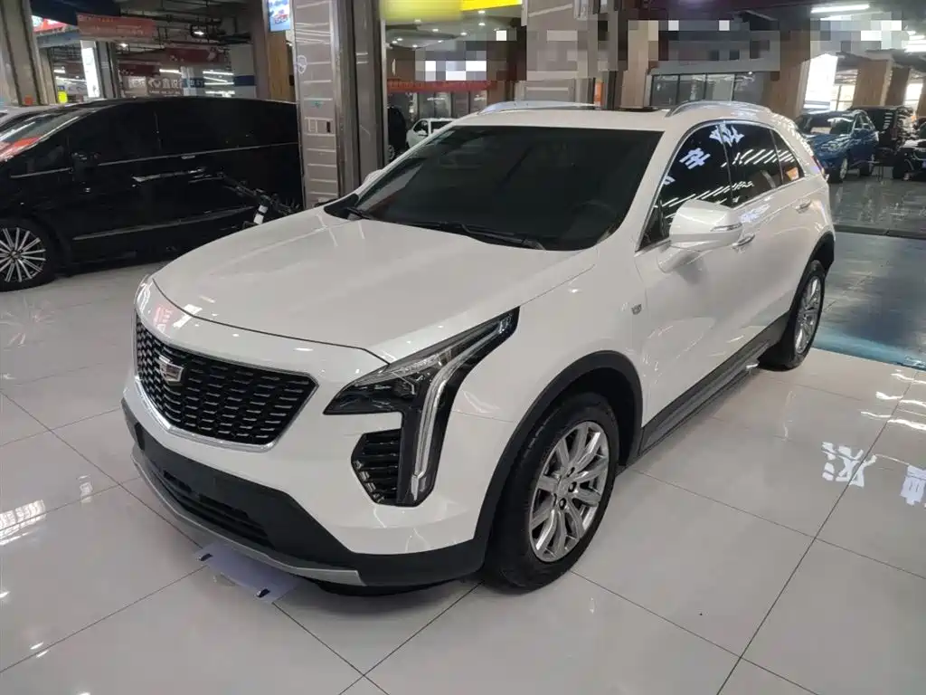 Cadillac XT4 2022 28T FWD Luxury фото 2