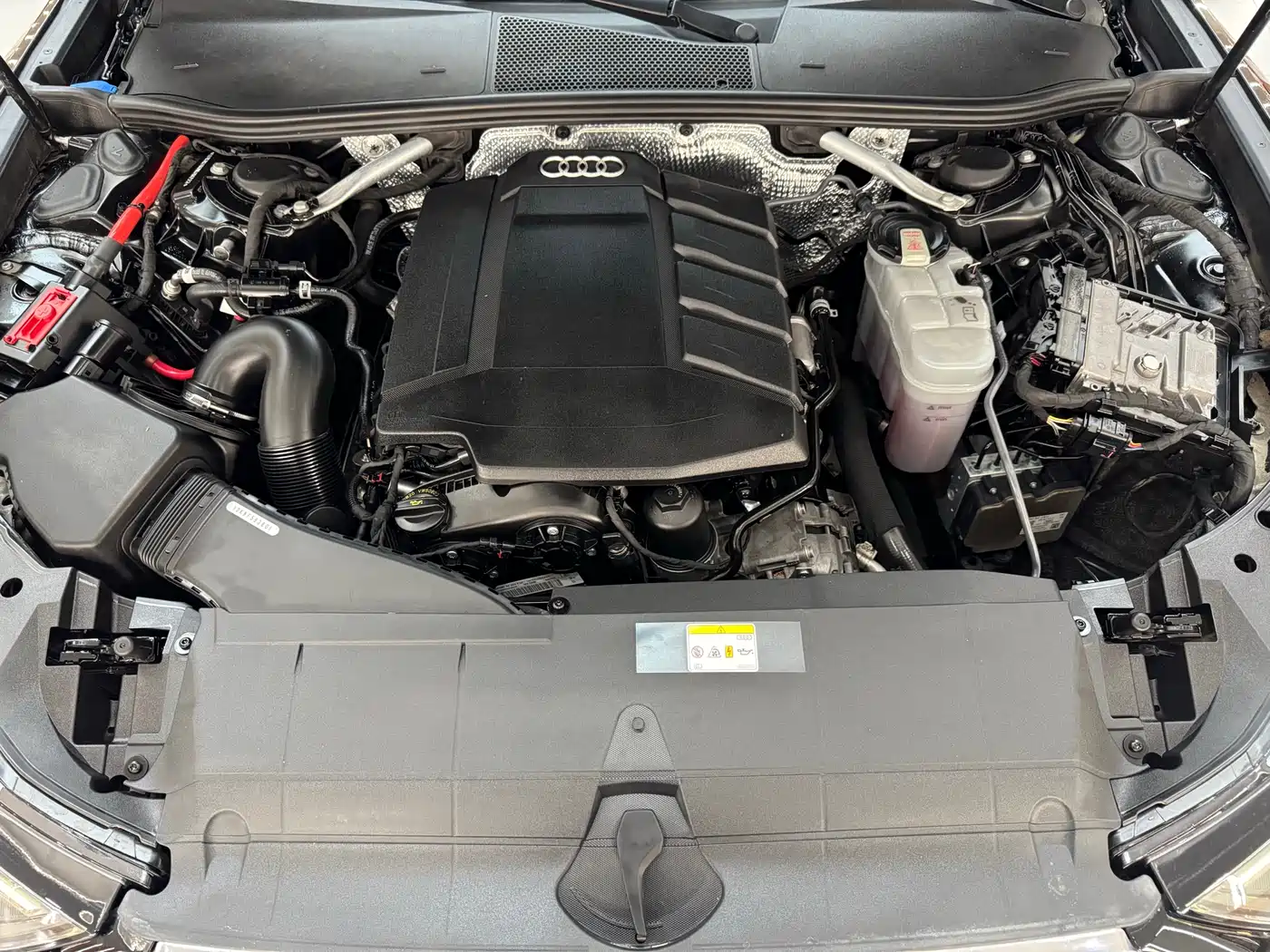 Audi A6L 2021 45 TFSI quattro Exclusive Elegance фото 32