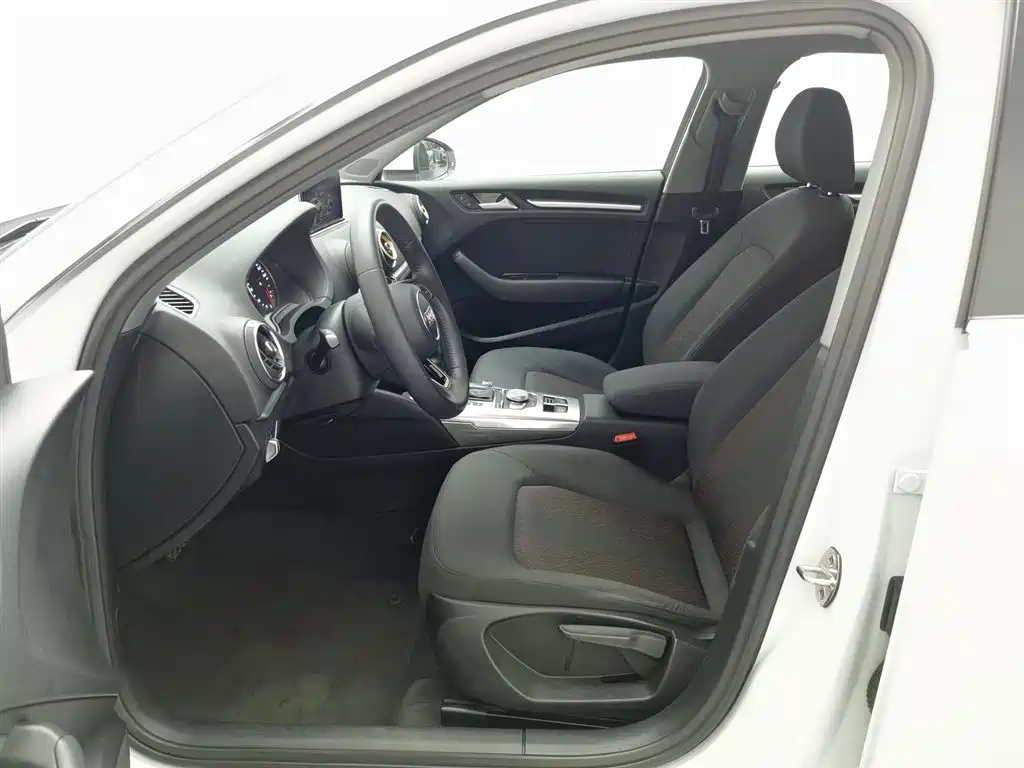 Audi A3 2019 Sportback 35 TFSI Progressive China VI фото 10