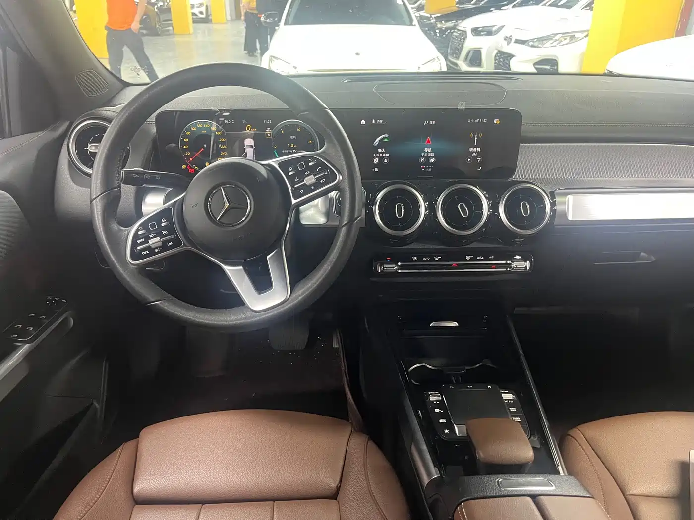Фото 6 - Mercedes-Benz GLB