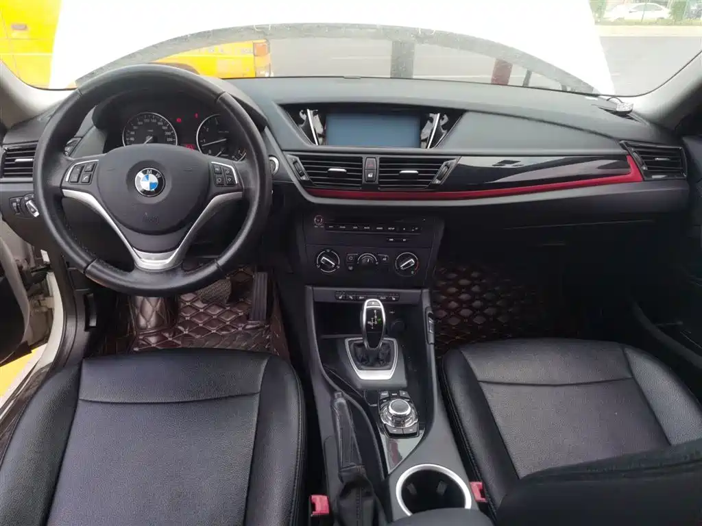 BMW X1 2015 Model sDrive18i Fashion Advanced Edition фото 10