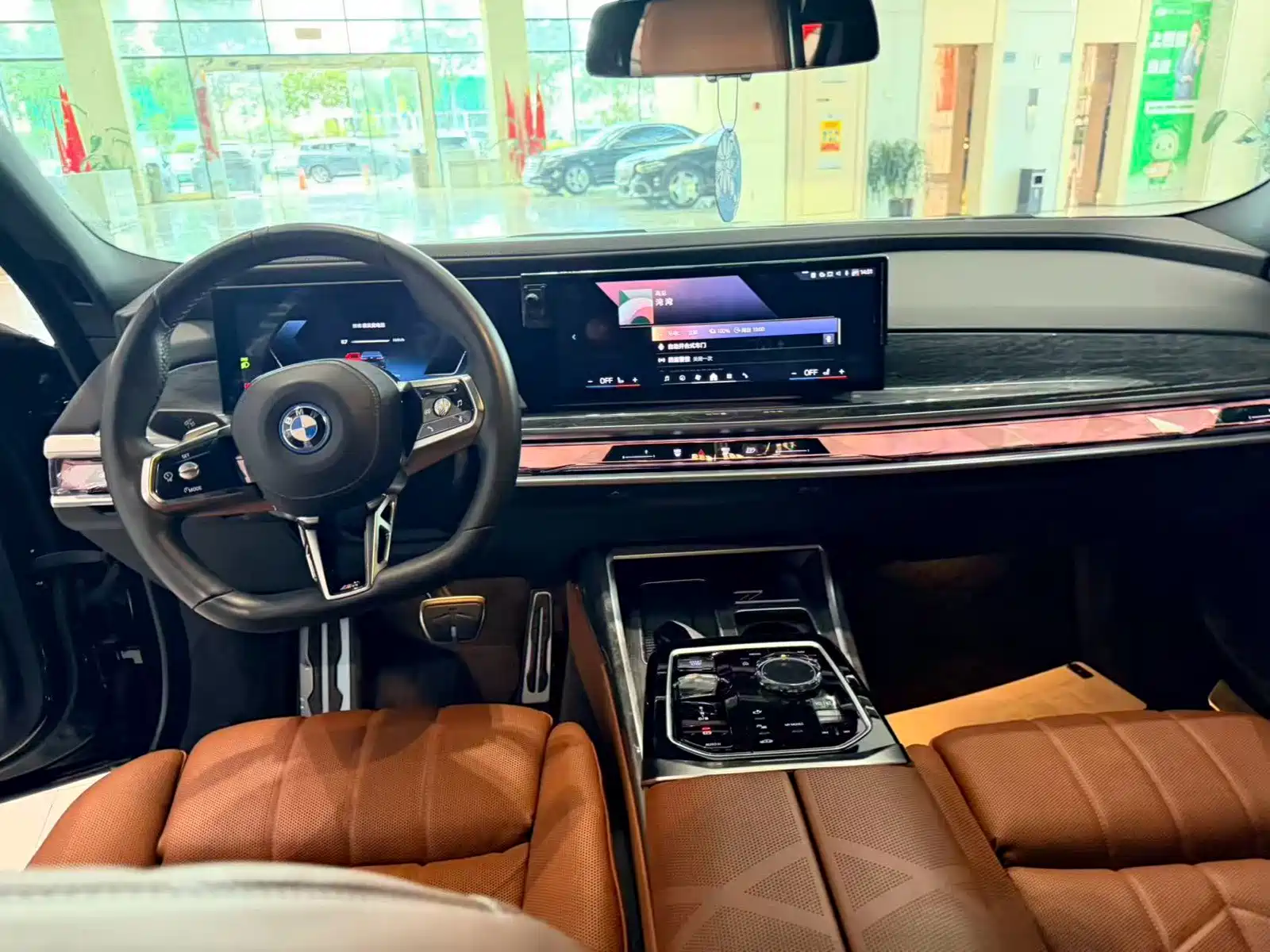 Фото 6 - BMW i7