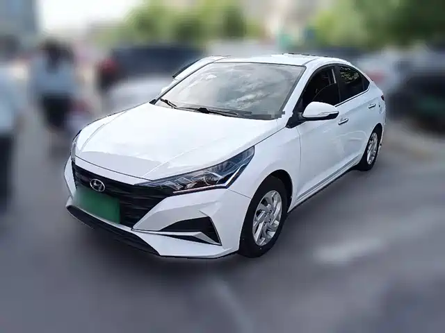 Hyundai Verna 1.4L, механическая коробка, GLS, Стиль
