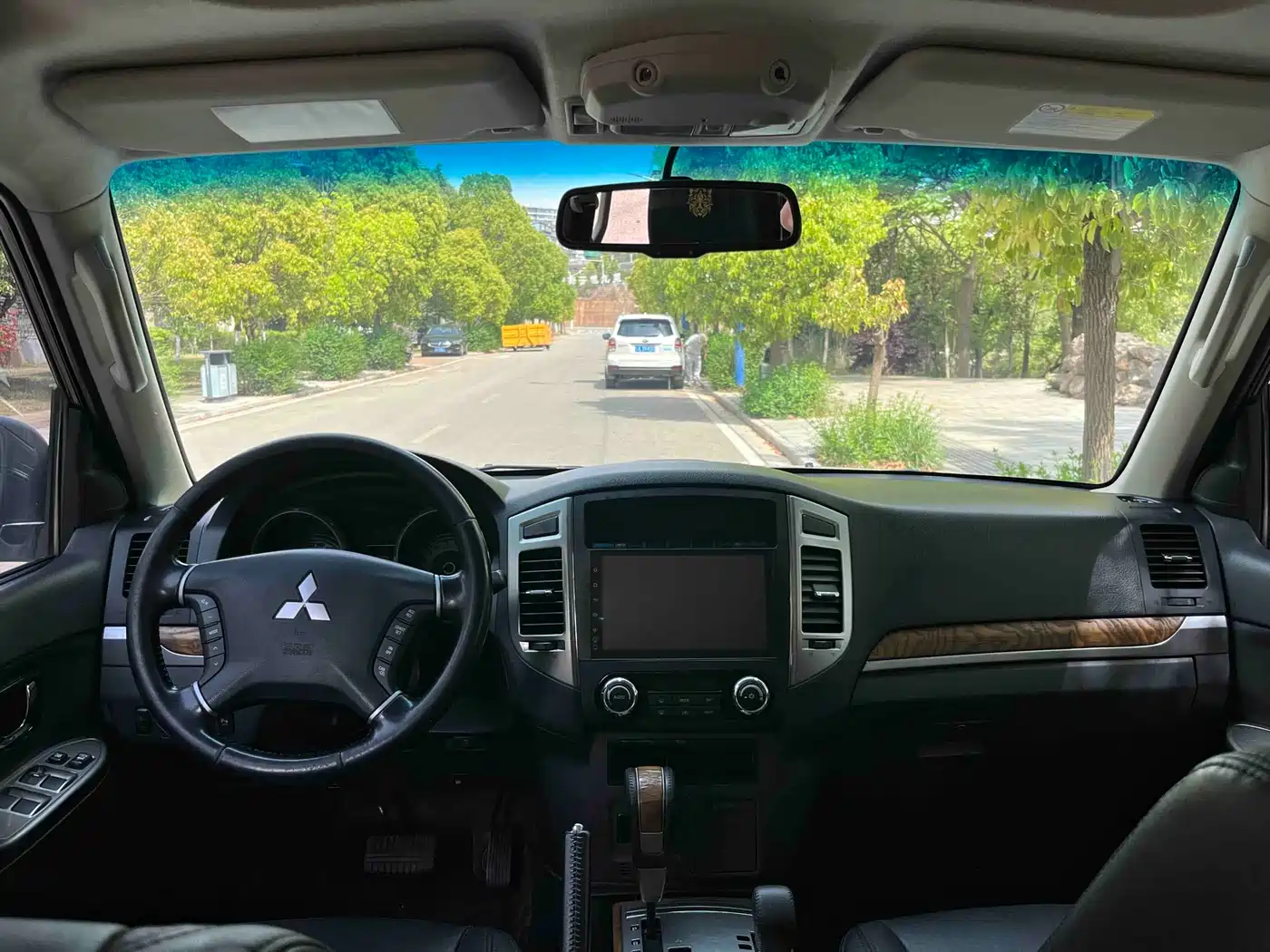 Mitsubishi Pajero (Import) 2019 3.0L Auto Standard Version фото 24