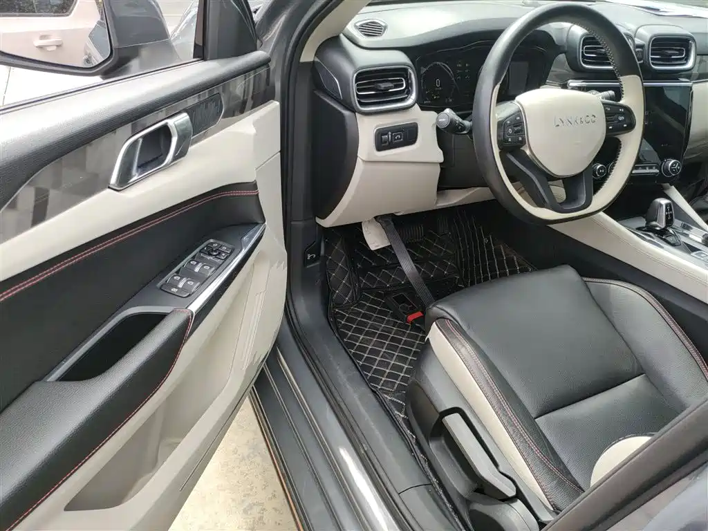 Lynk & Co 02 2019 High Energy Edition 2.0T Automatic 2WD Shine China VI фото 9