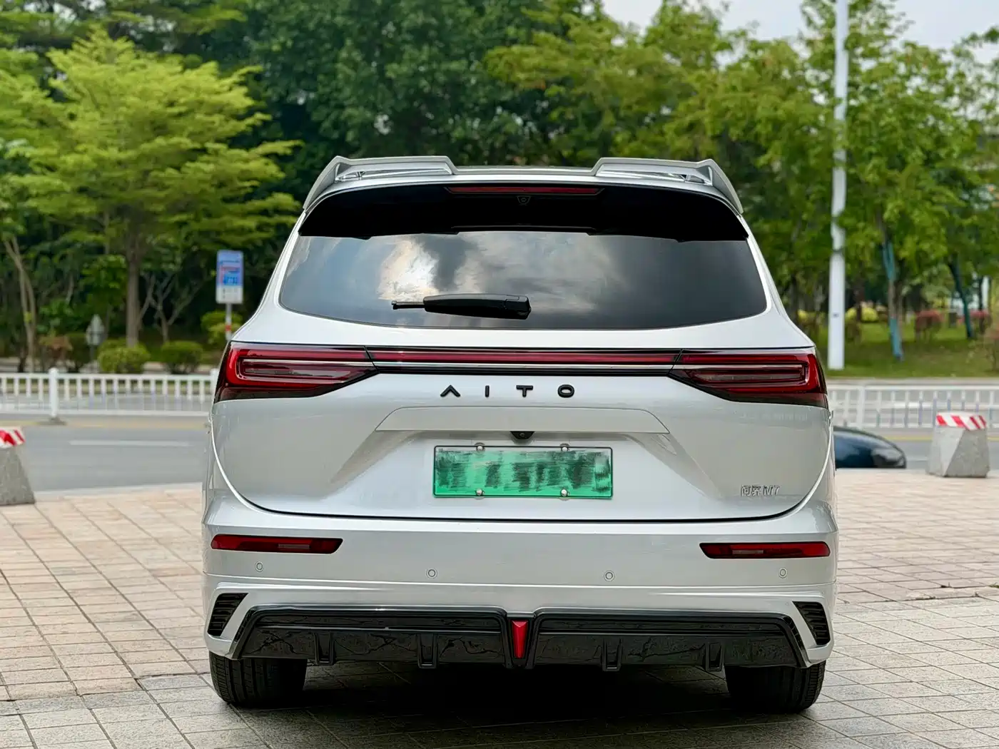 AITO Wenjie AITO M7 2024 1.5T Smart AWD Max Edition 5-Seater фото 5