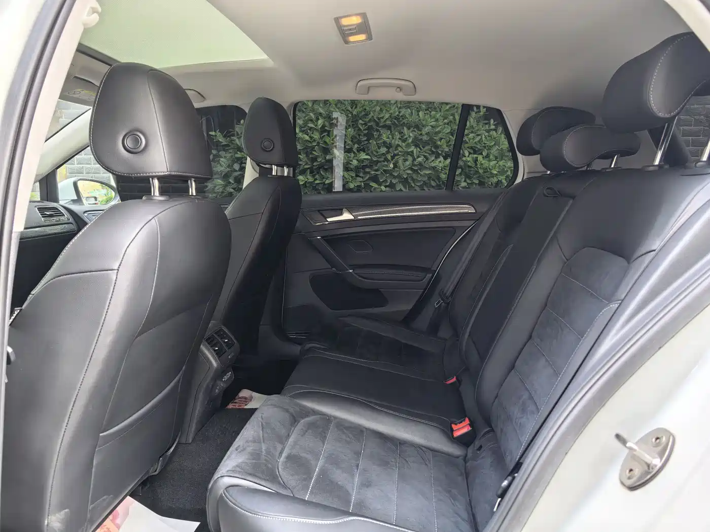 Volkswagen Golf 2020 Beloved Edition 280TSI DSG Luxury фото 5