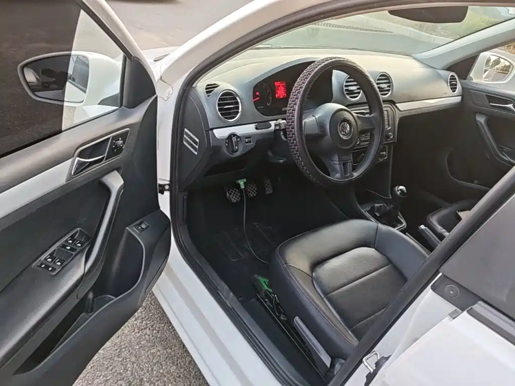 Фото 16 - Volkswagen Jetta