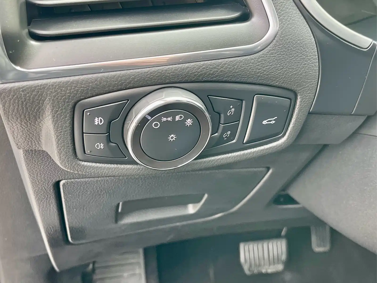 Фото 8 - Ford Edge