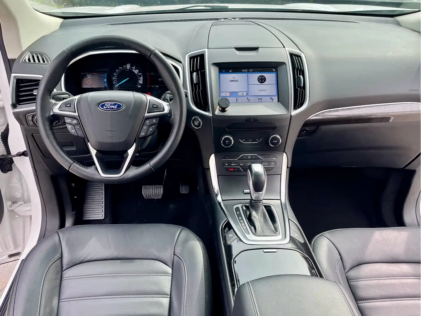 Фото 13 - Ford Edge