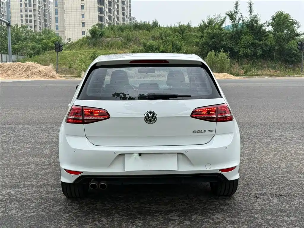 Volkswagen Golf 2015 1.4TSI Automatic R-Line фото 8