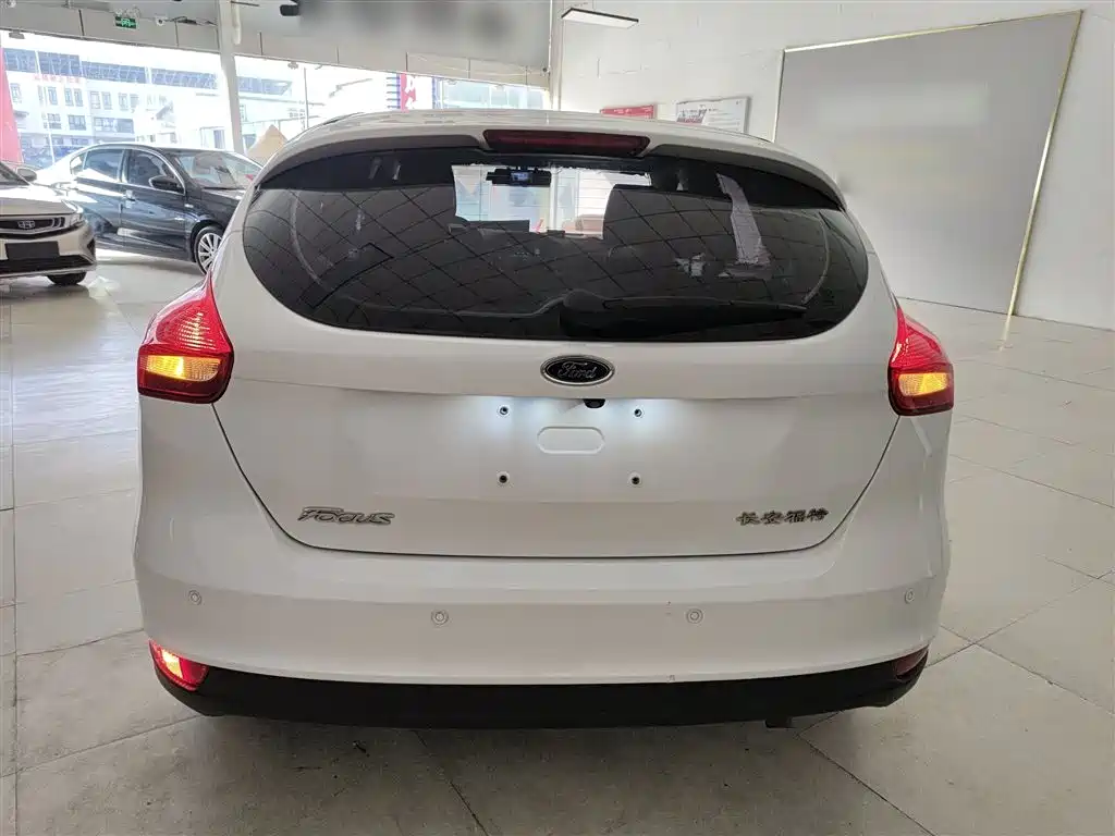 Ford Focus 2018 2018 Hatchback Classic 1.6L Automatic Comfort Smart Edition
