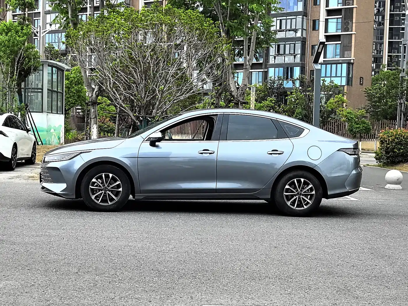 BYD Destroyer 05 2024 Glory Edition DM-i 55KM Luxury фото 10