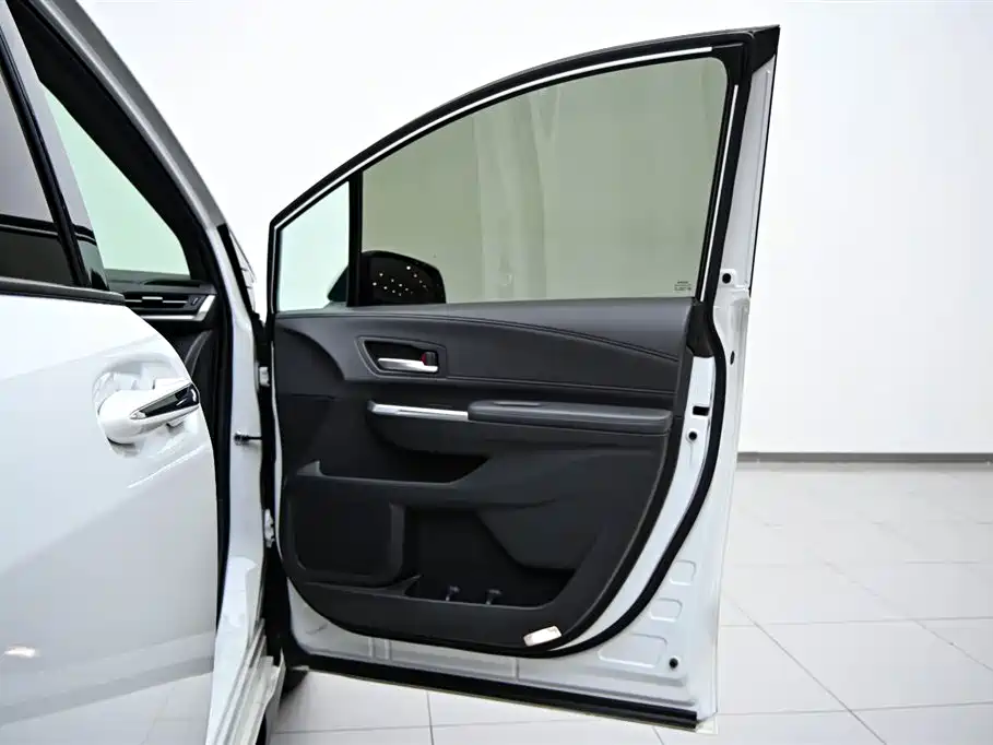 Toyota Sienna 2021 2.5L Hybrid Premium Edition фото 22
