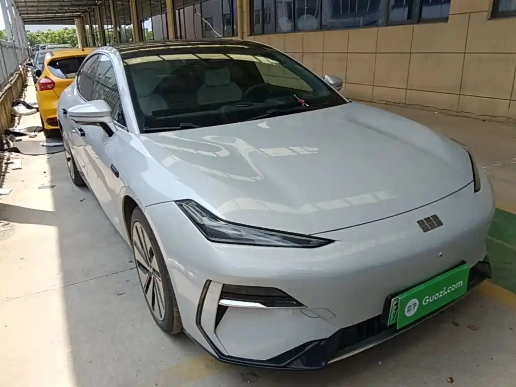 Geely Galaxy Galaxy E8 2024 665km RWD Starship Voyager Edition фото 4