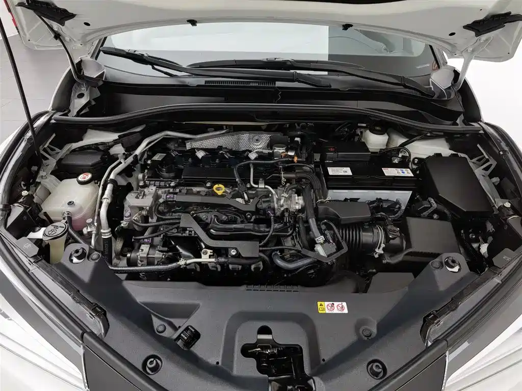 Toyota C-HR 2020 Model 2.0L Leading фото 6