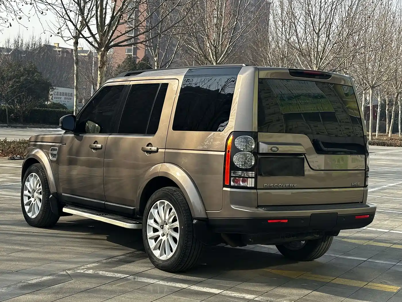 Land Rover Discovery 2015 3.0 SDV6 HSE Diesel фото 9