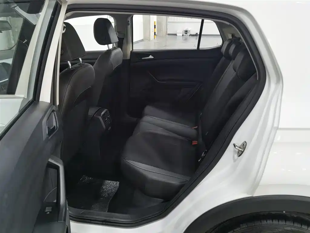 Volkswagen Tanying 2021 1.5L Automatic Smart Connect Edition фото 15