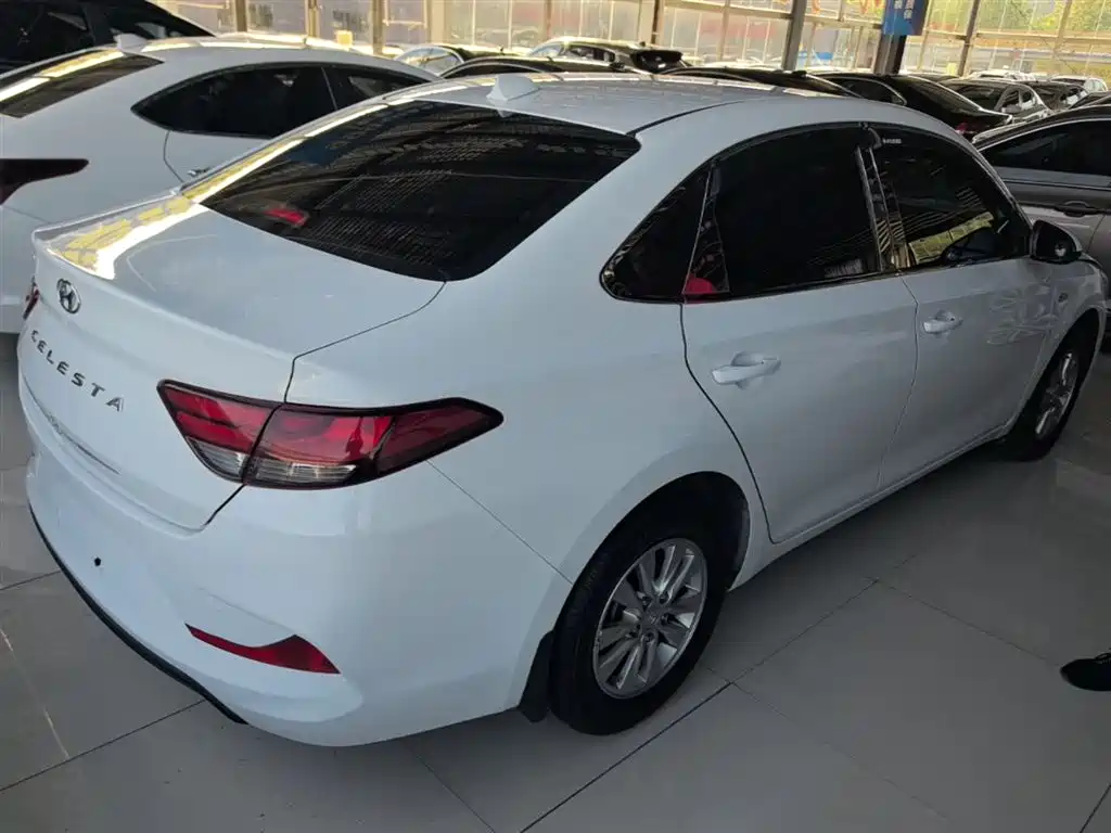 Hyundai Elantra 2018 1.6L Automatic Pleasing Edition GL China VI фото 7
