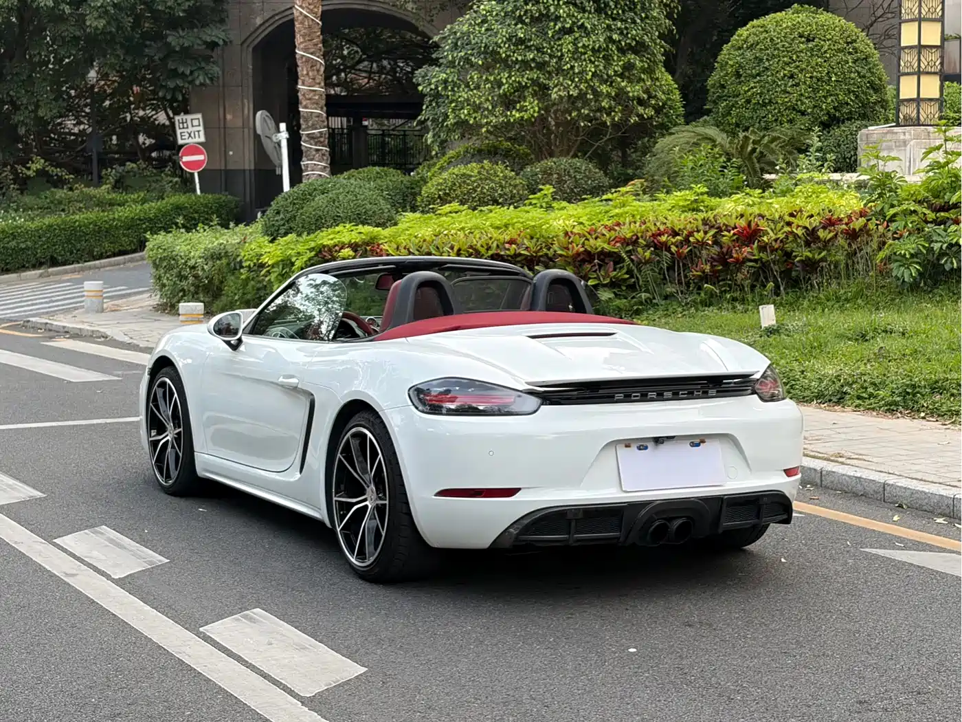 Porsche 718 2018 Boxster 2.0T фото 14