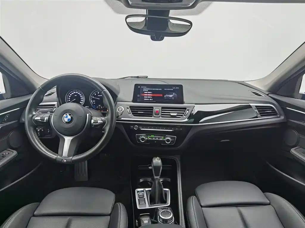 BMW 1 Series 2019 118i M Sport Package фото 5