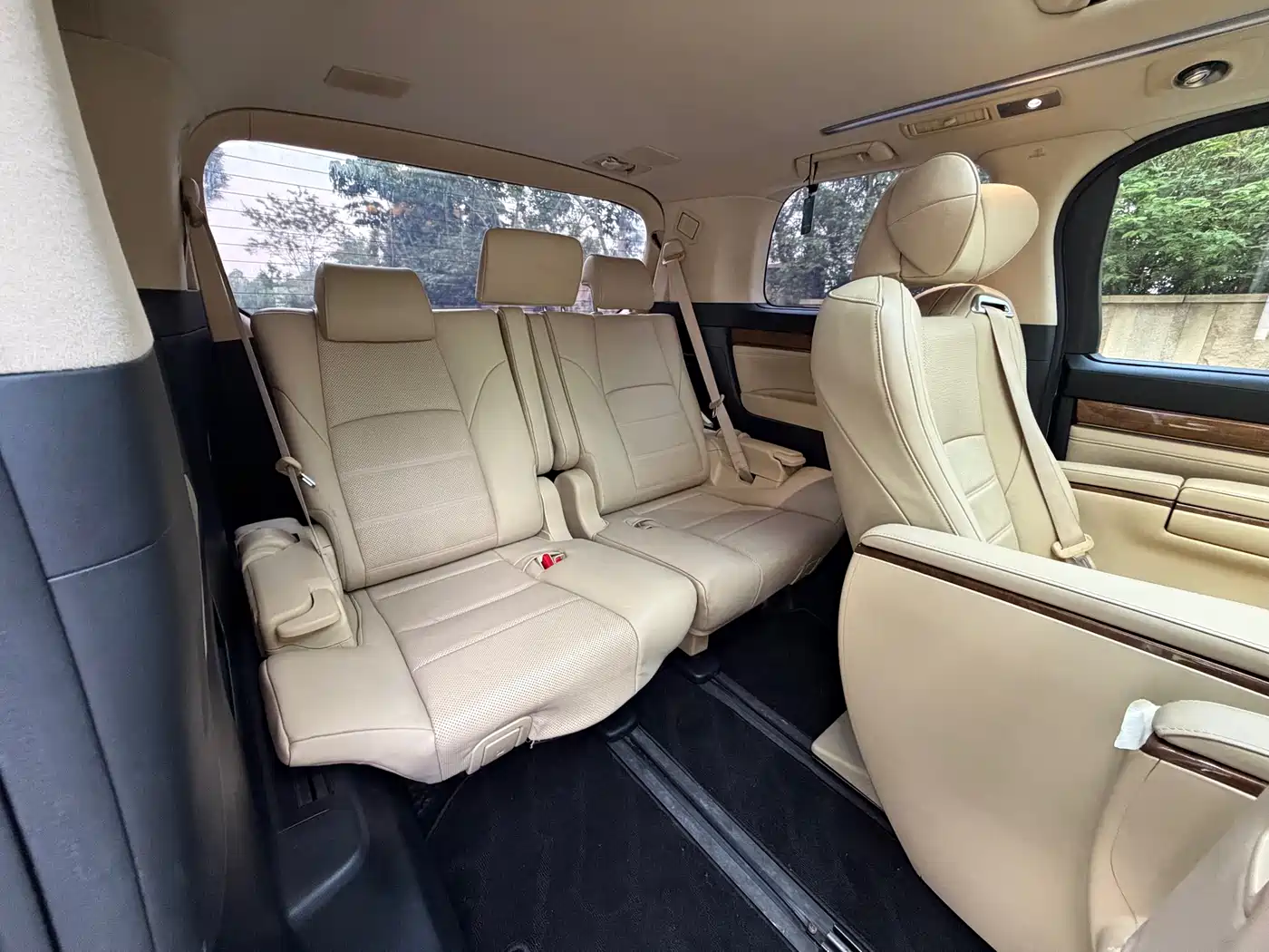 Toyota Alphard 2015 3.5L Premium Edition фото 10
