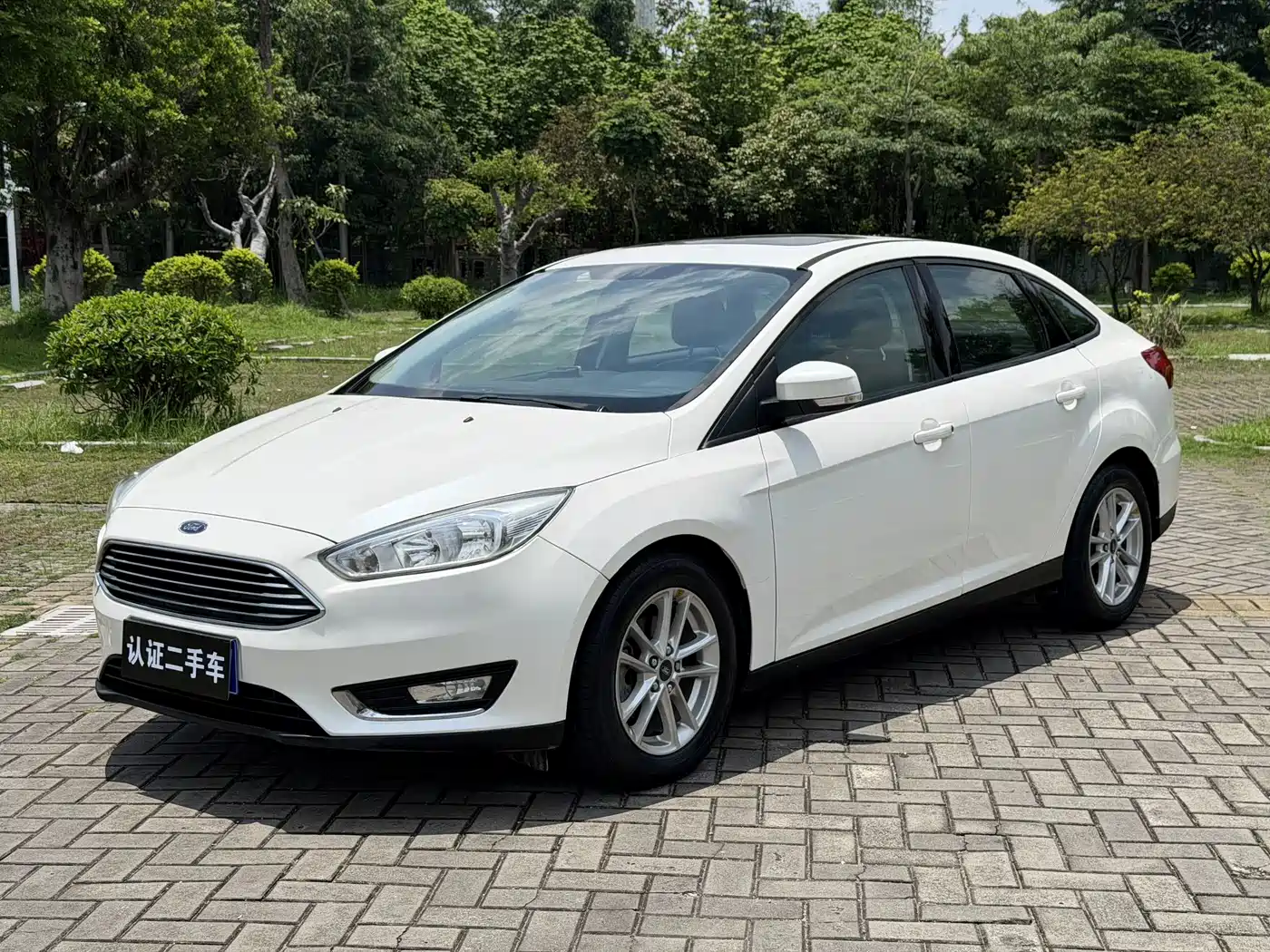 Фото 1 - Ford Focus
