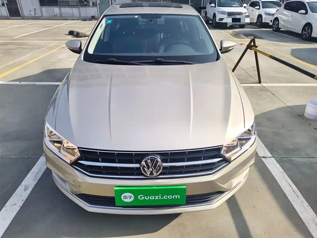 Volkswagen Bora 2017 1.6L Automatic Comfort фото 3