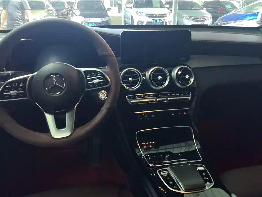 Mercedes-Benz GLC 2021 GLC 260 L 4MATIC Sporty фото 12