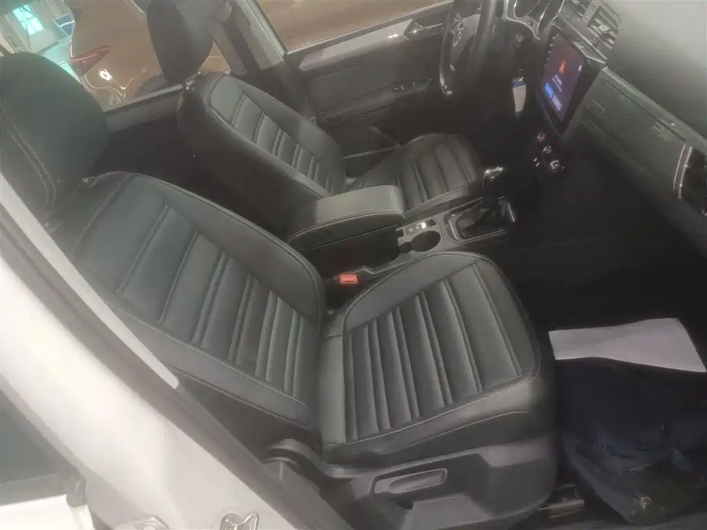 Volkswagen Touran 2018 Touran L 280TSI DSG Trendline 7-seater China V фото 25