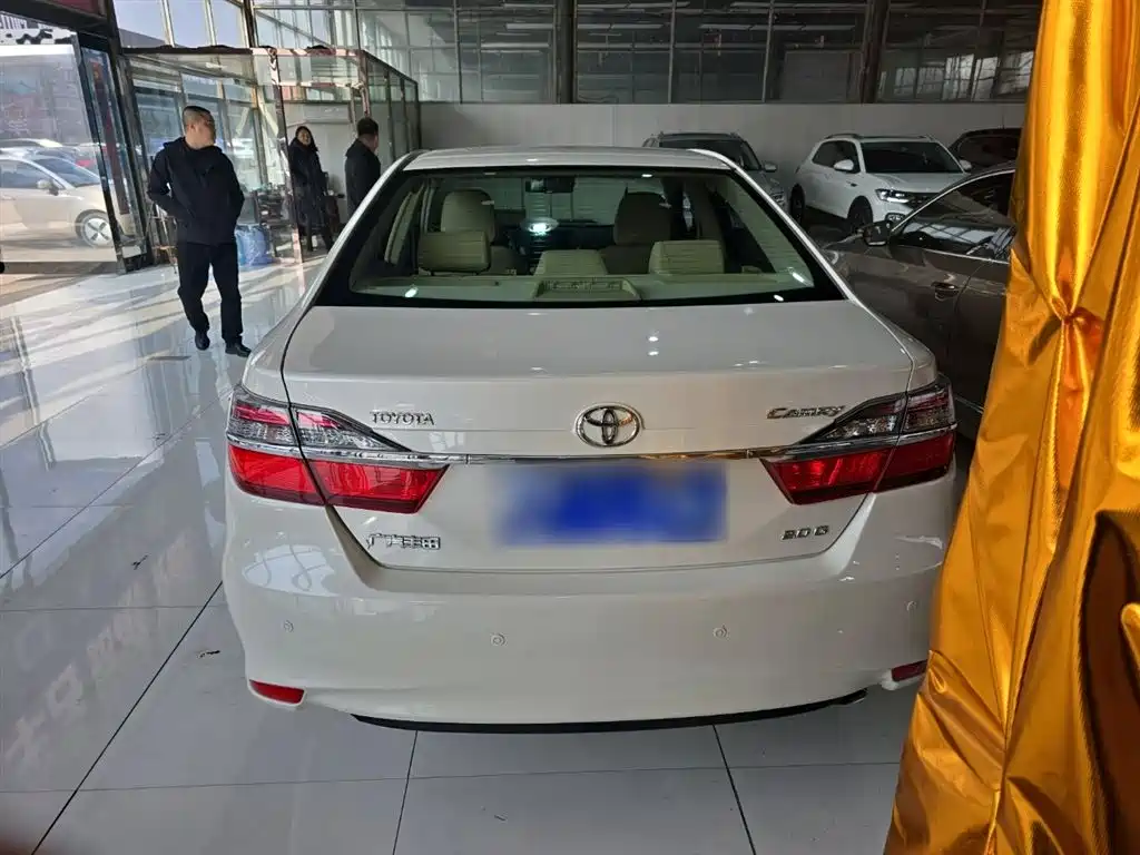 Toyota Camry 2016 2.0G 10th Anniversary Leading Edition фото 6