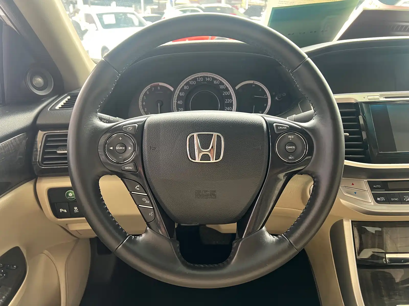 Фото 19 - Honda Accord