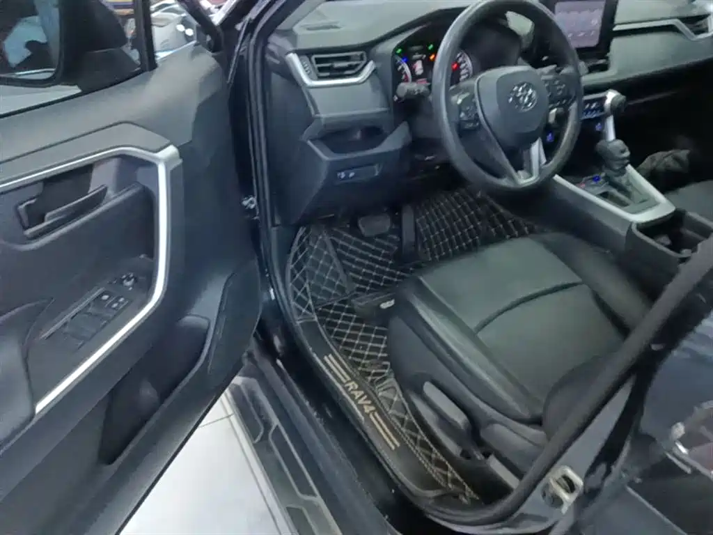 Toyota RAV4 Rongfang 2021 2.0L CVT 2WD Urban фото 16
