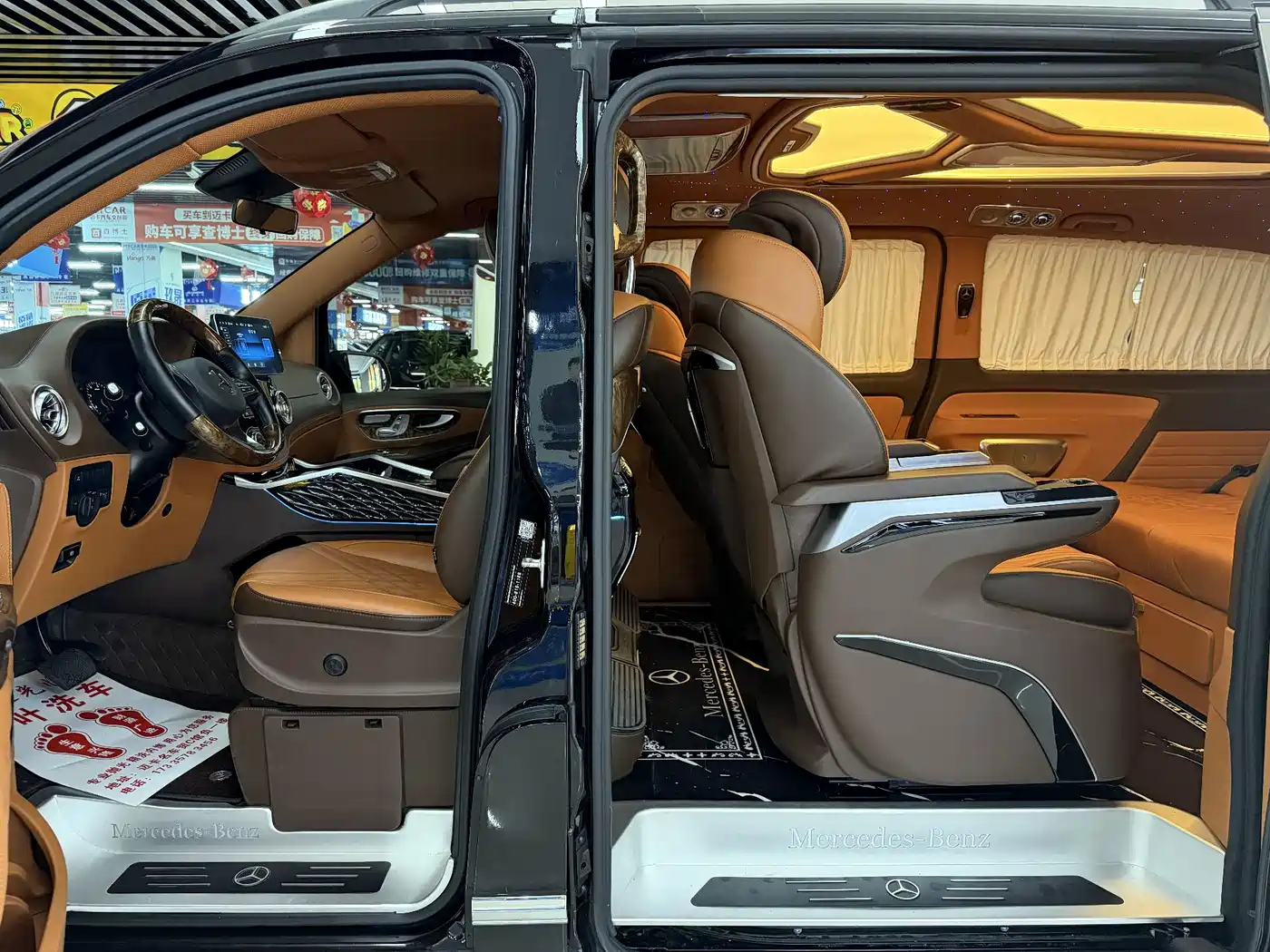 Mercedes-Benz Vito 2023 2.0T Business 7-Seater фото 4