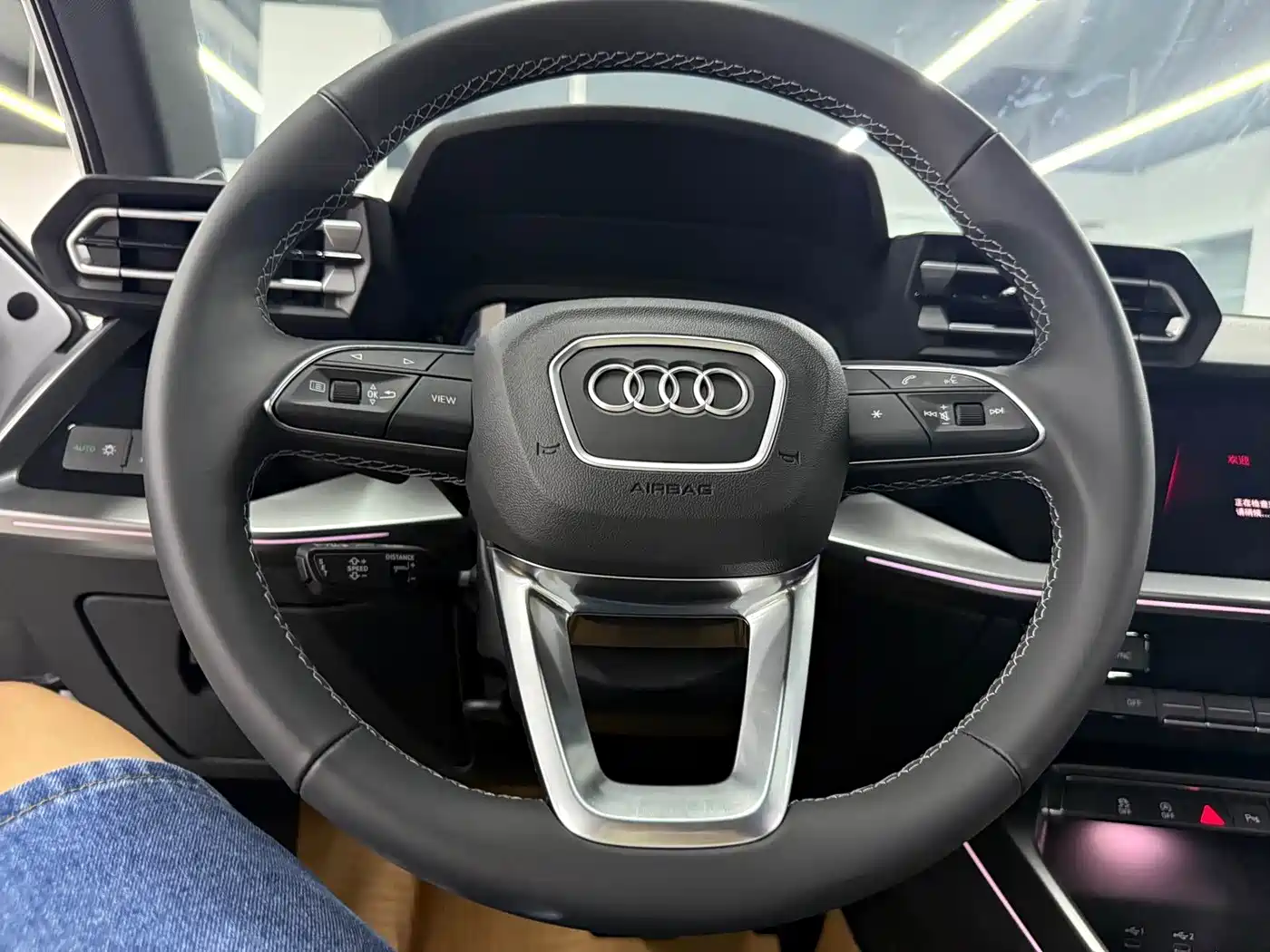 Audi A3 2025 A3L Limousine 35TFSI Flying Spur Premium + Luxury Selection Package фото 6