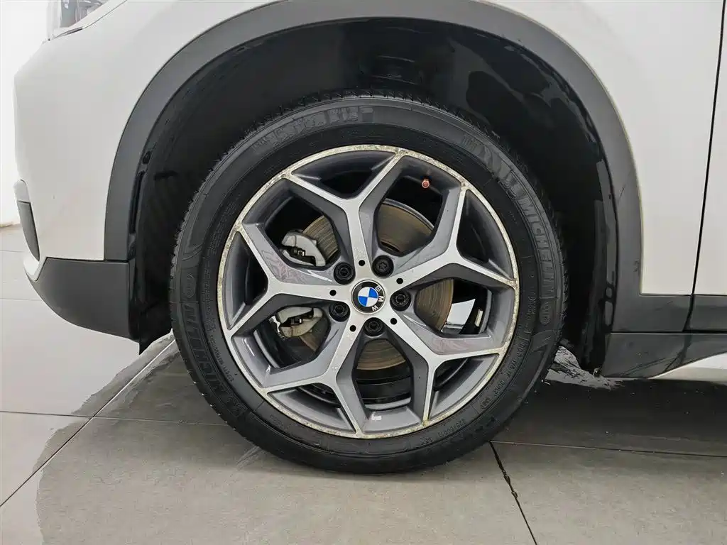 BMW X1 2018 sDrive18Li Premium Model фото 17