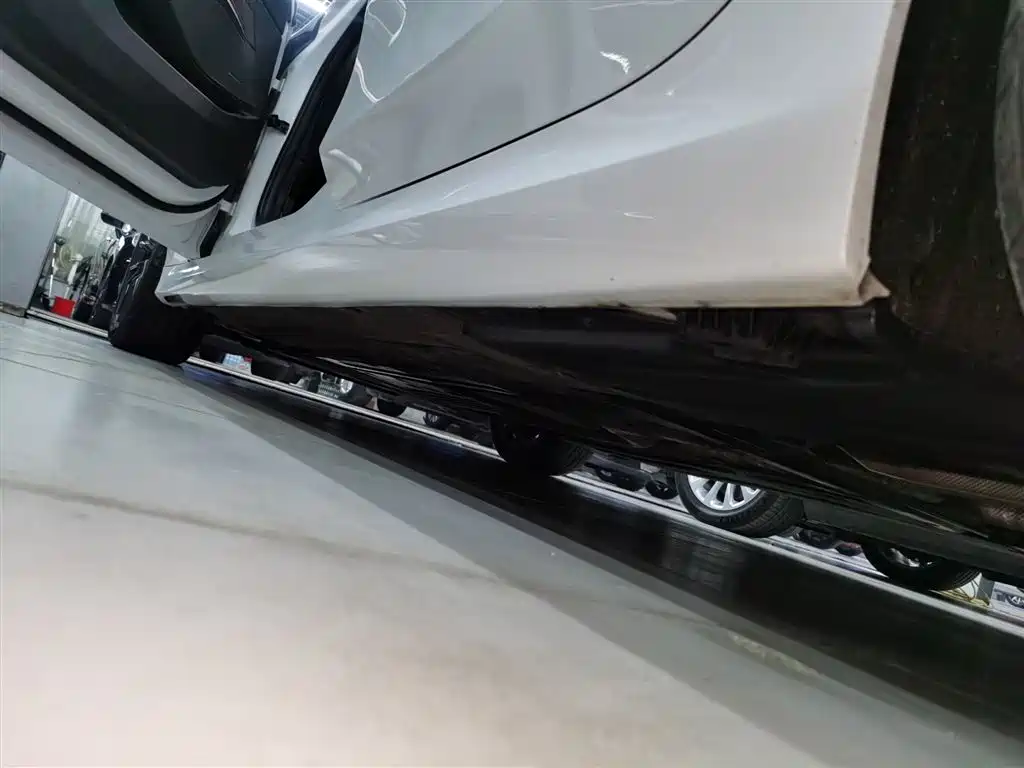 BMW 3 Series 2023 325Li M Sport Black Night Package фото 21