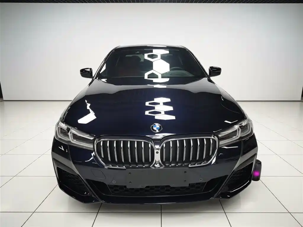 BMW 5 Series 2023 530Li Premium M Sport Package фото 3