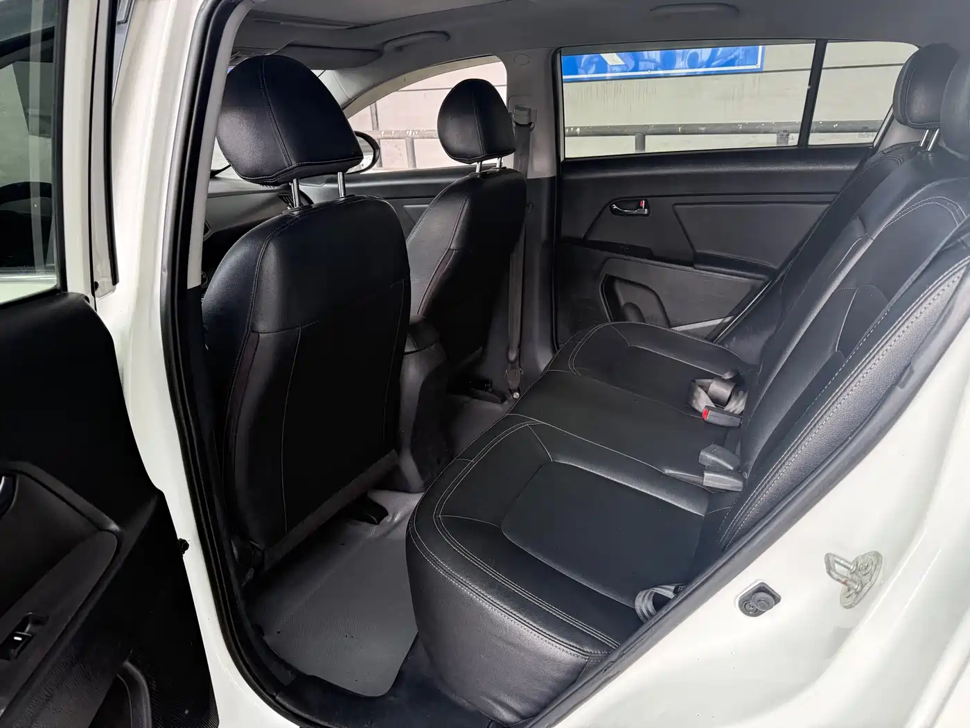Kia Sportage 2012 2.0L Automatic 2WD GL фото 5