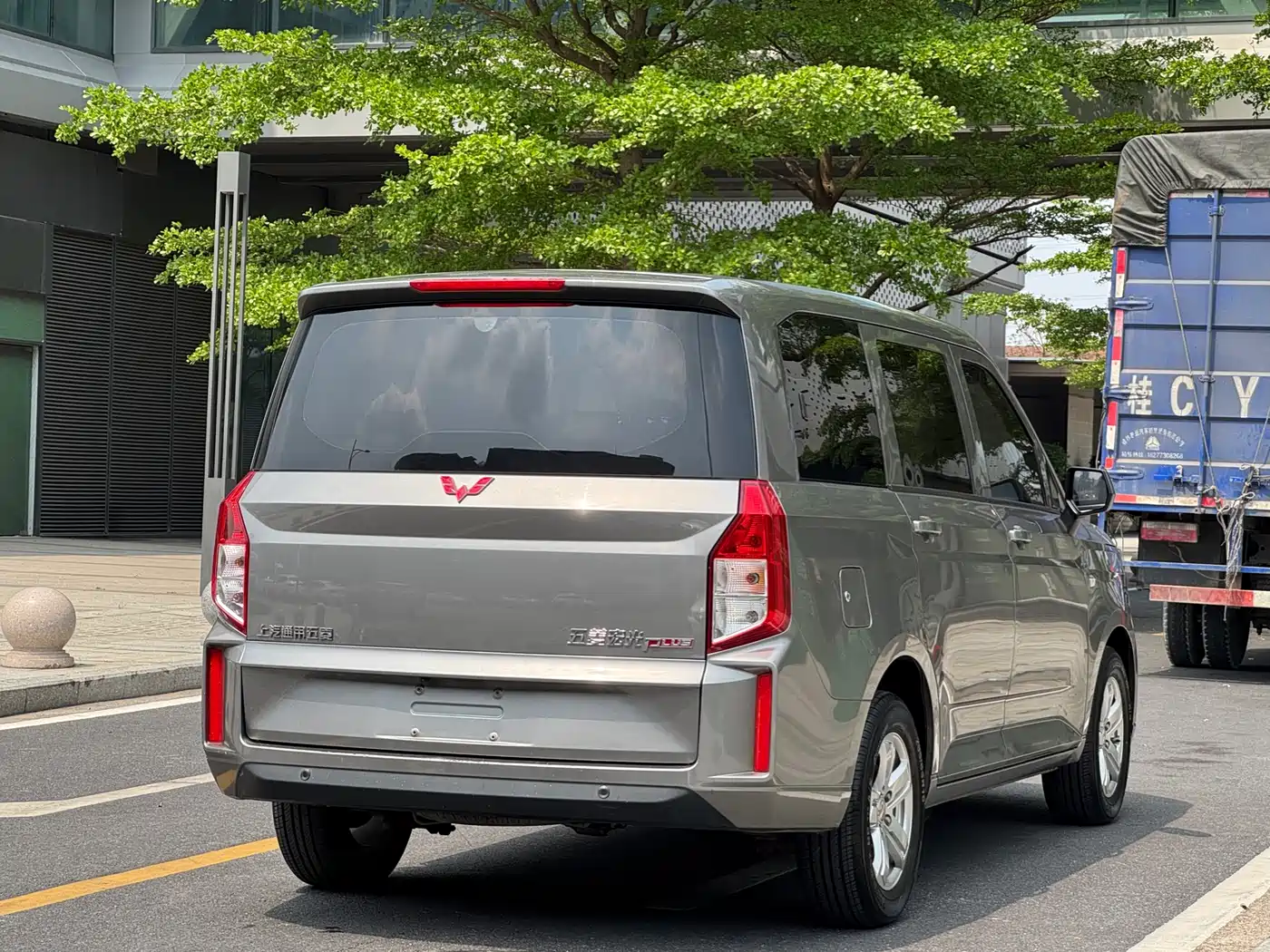 Фото 7 - Wuling Motors Wuling Hongguang PLUS