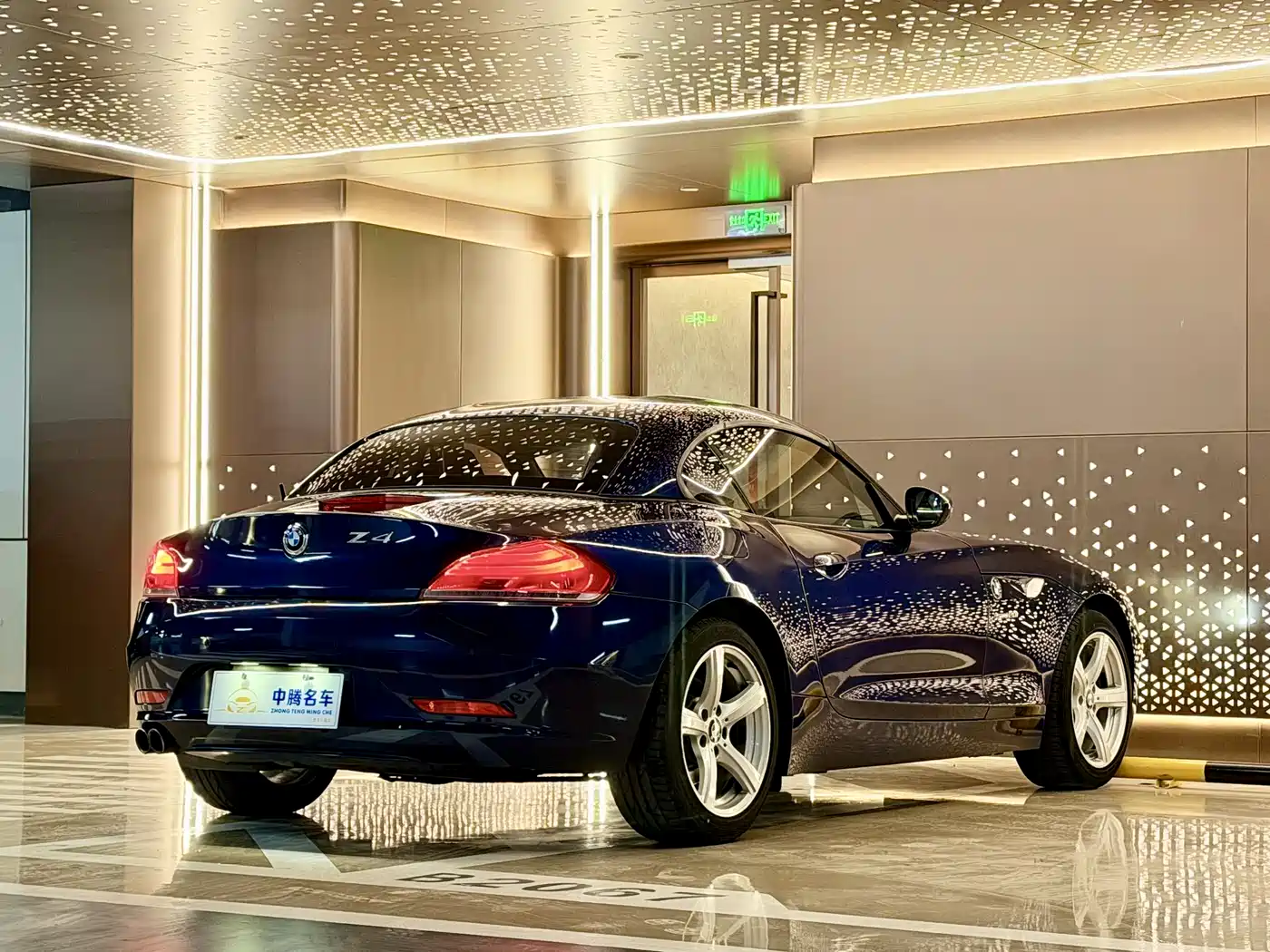 BMW Z4 2012 sDrive20i Leading фото 24
