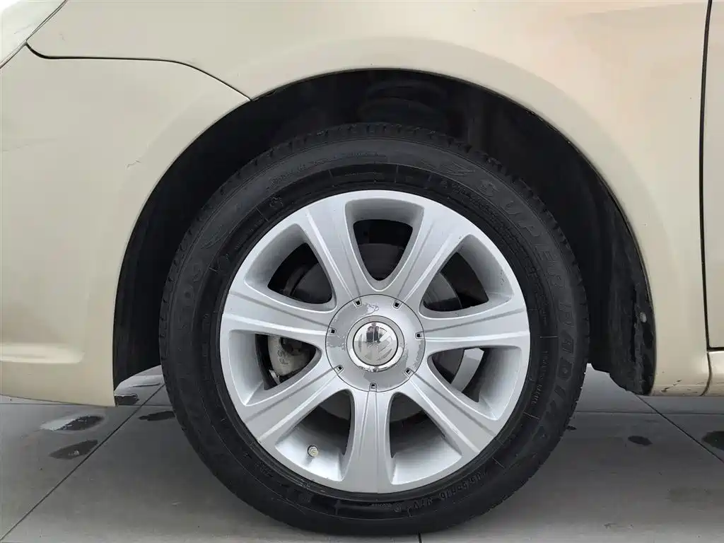 Volkswagen Lavida 2011 1.6L Manual Elegance Edition фото 17