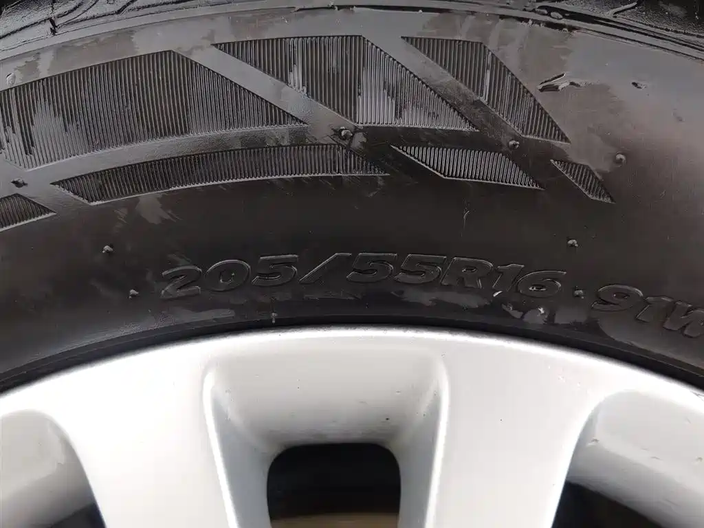Volkswagen Sagitar 2011 1.6L Manual Comfort фото 24