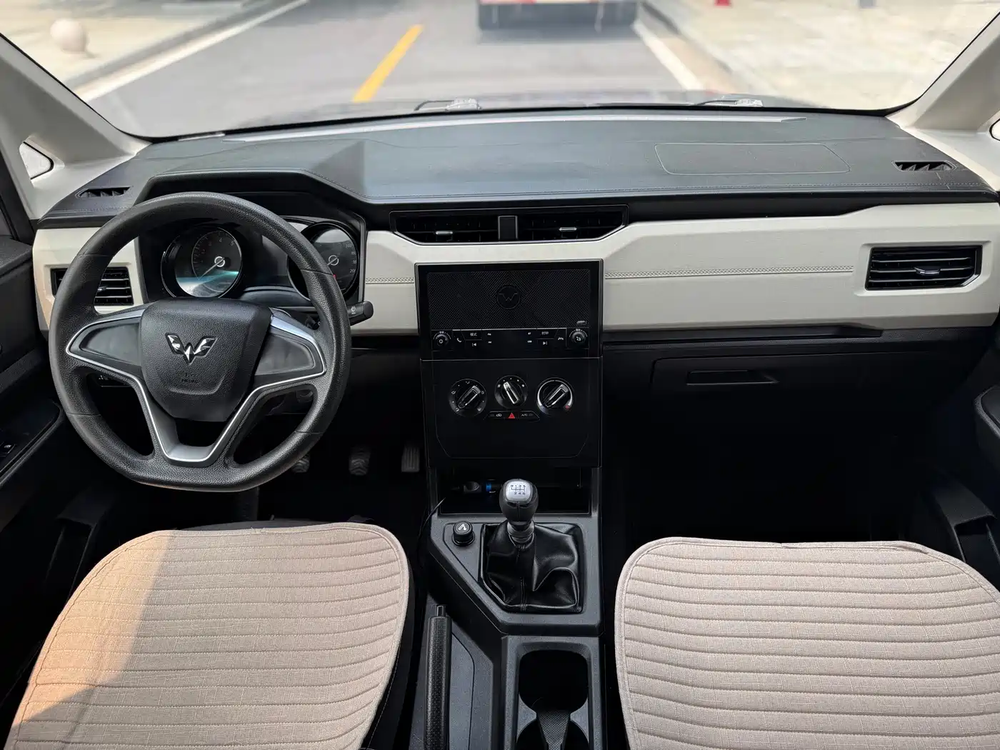 Фото 9 - Wuling Motors Wuling Hongguang PLUS