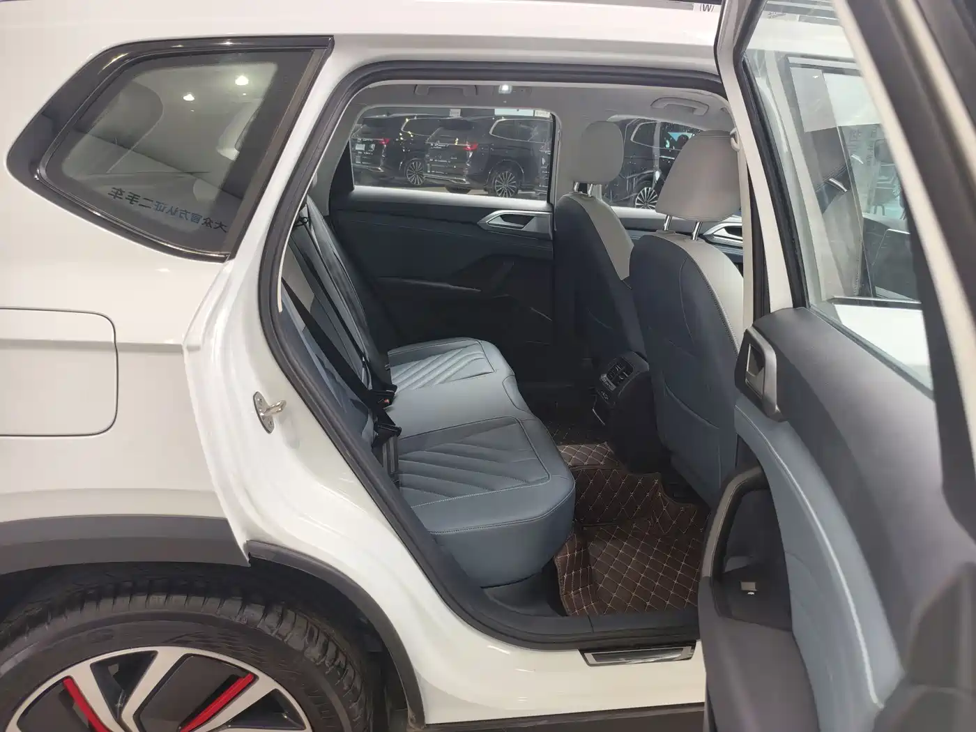 Volkswagen Tharu 2024 300TSI 2WD Moon Premium Edition фото 5
