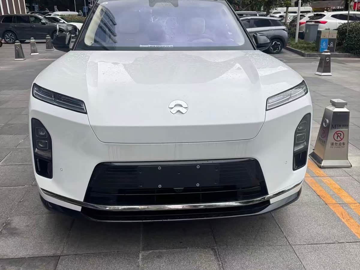 NIO ES8