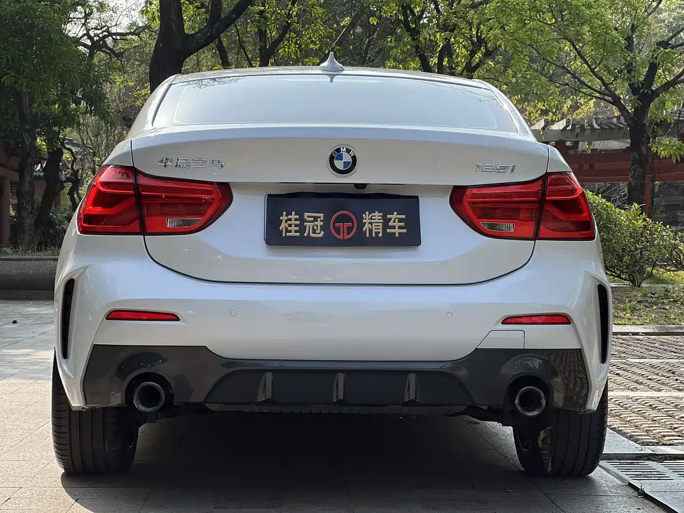BMW 1 Series 2023 125i M Sport Shadow Edition фото 18