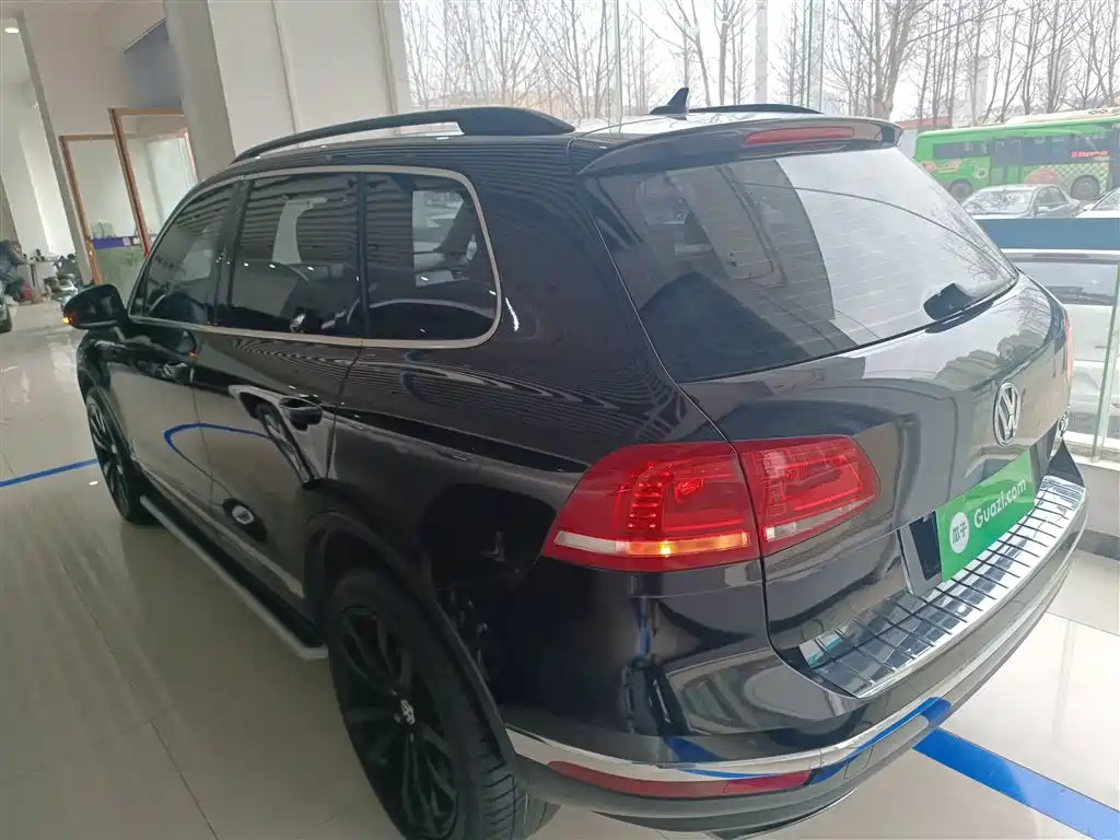 Volkswagen Touareg 2016 3.0TSI Glamour Edition фото 5