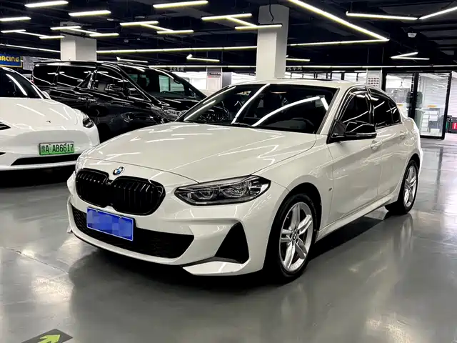 BMW 1 120i, M Спорт, чёрный пакет